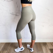 High Tied Capri Leggings