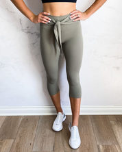High Tied Capri Leggings